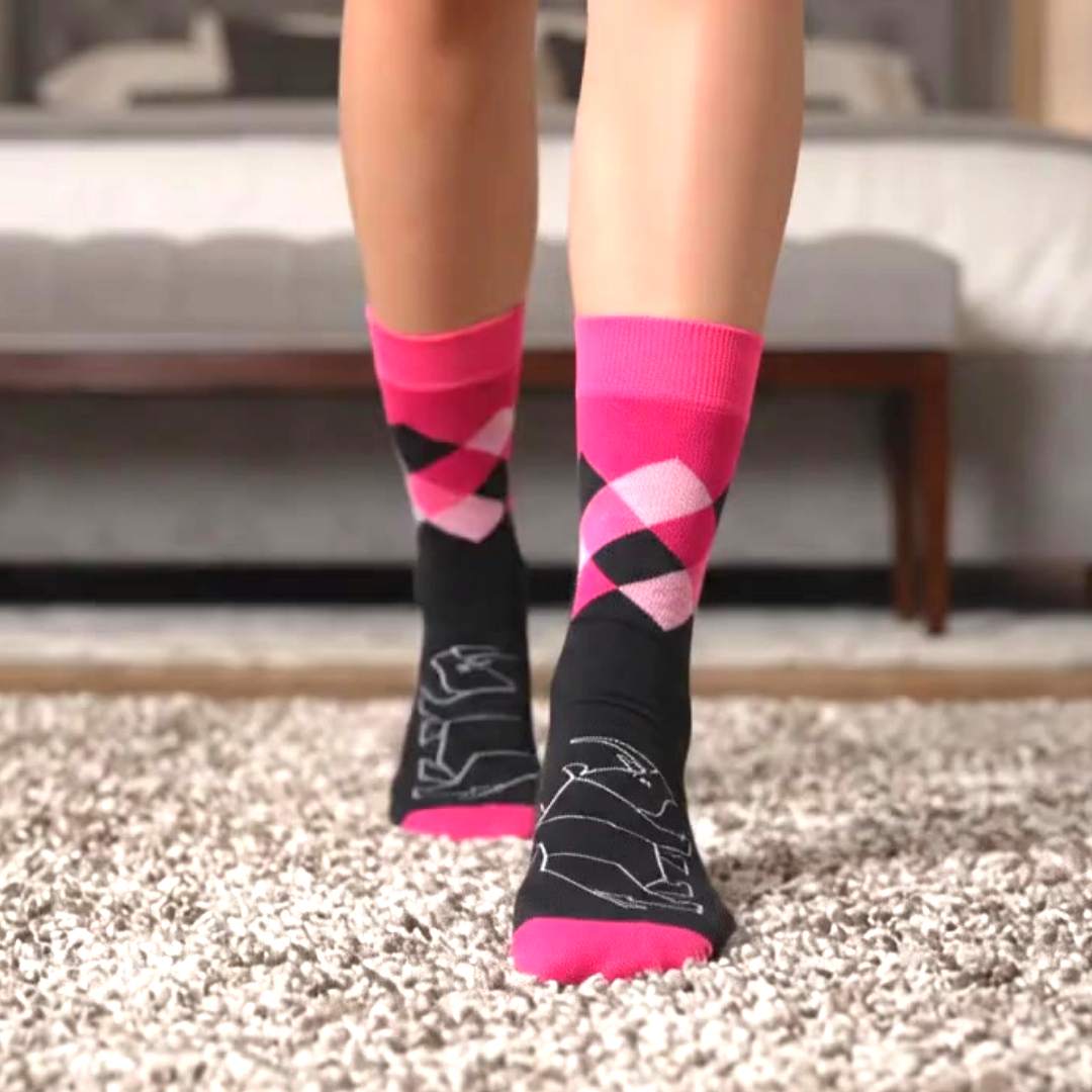 black and pink argyle womens crew socks shongolulu